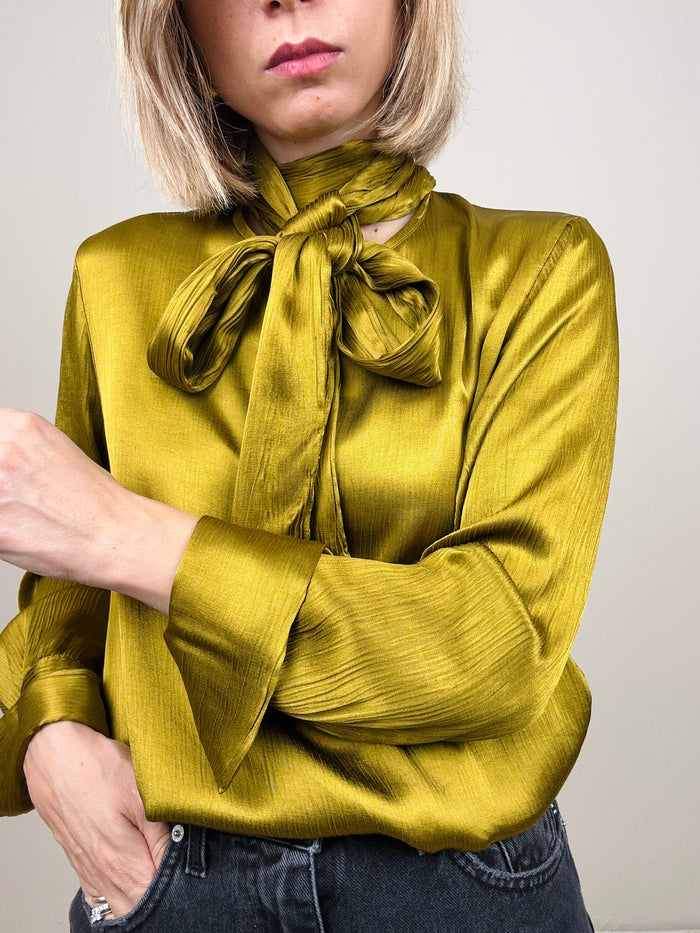 Camicia olio con fiocco