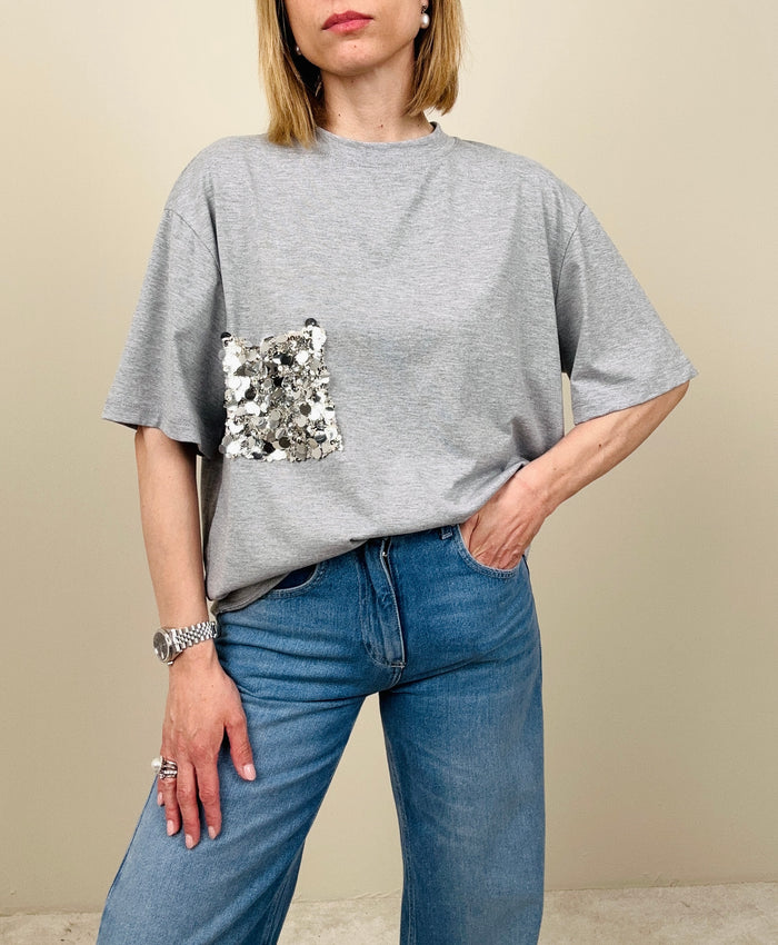 T-shirt con taschina in paillettes (più colori)