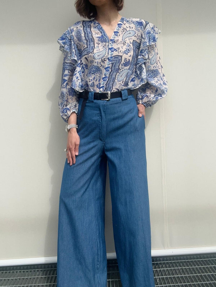 Jeans in chambray