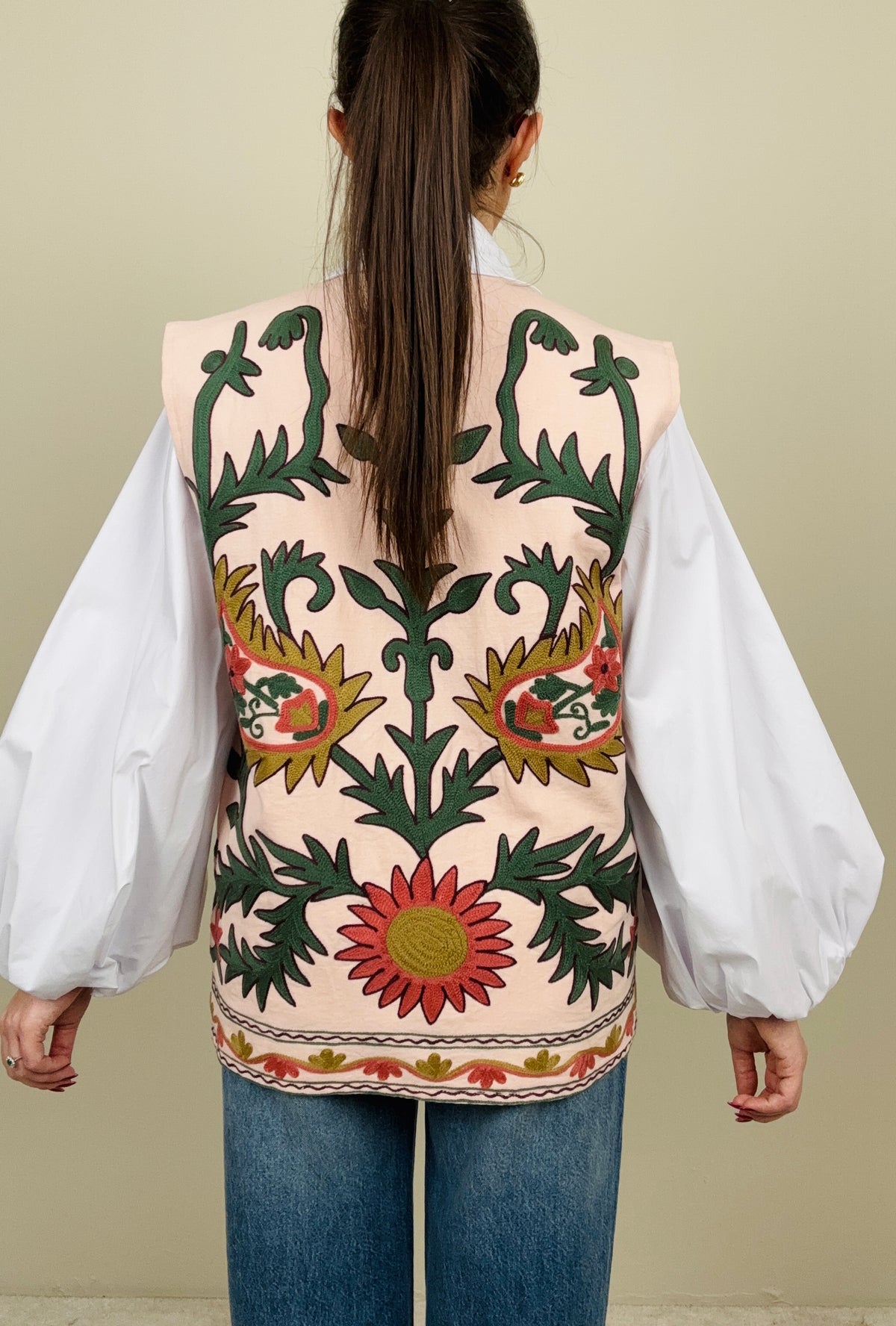 Gilet rosa ricamato