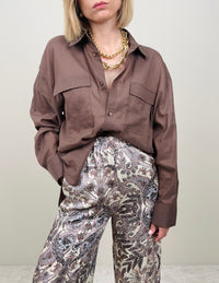 Camicia marrone con tasconi