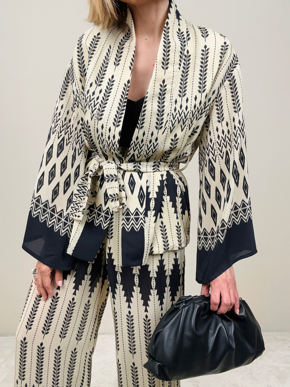 Kimono con fantasia geometrica