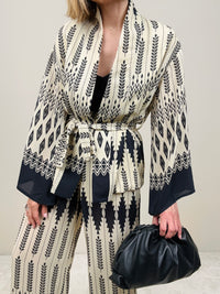 Kimono con fantasia geometrica