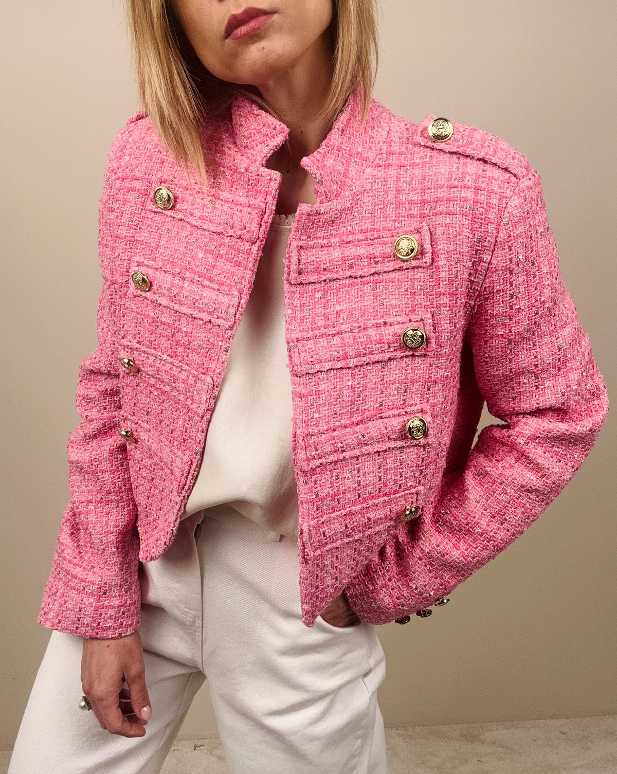Giacca pink con bottoni oro