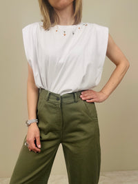 T-shirt con fiori ricamati