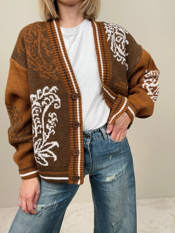 Cardigan fantasia con bottoni
