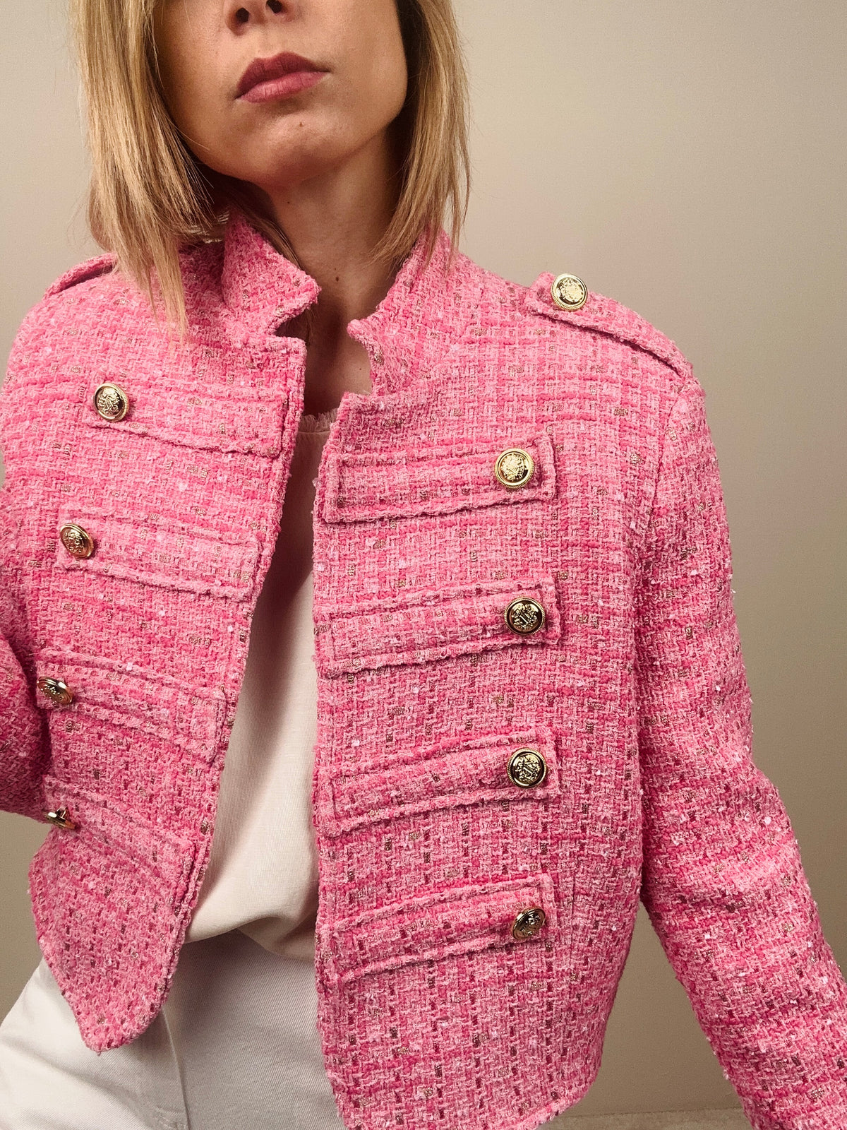 Giacca pink con bottoni oro