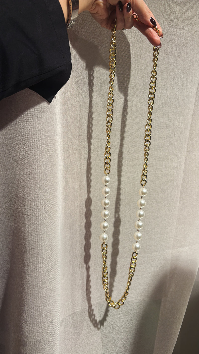 Collana lunga con perle