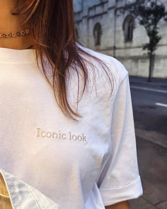 T-shirt Iconic look (più colori)