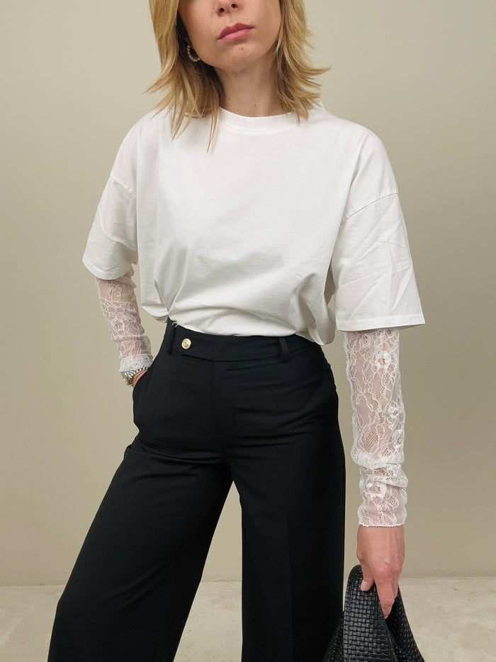 T-shirt con manica in pizzo