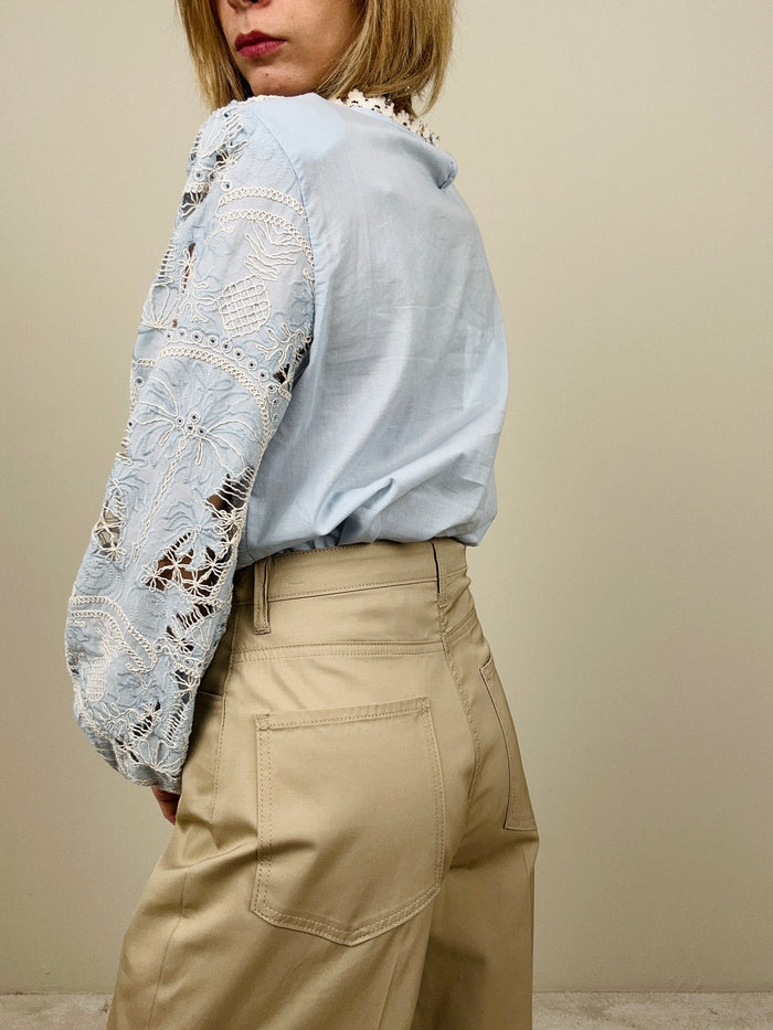 Camicia cielo ricamata