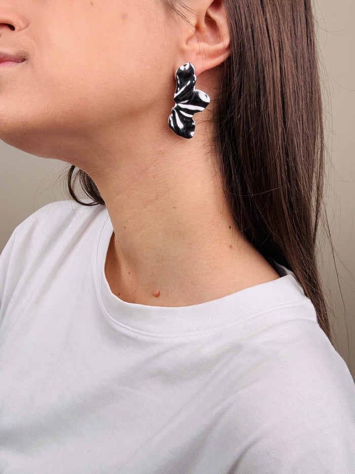 Orecchini mezzo fiore (più colori)