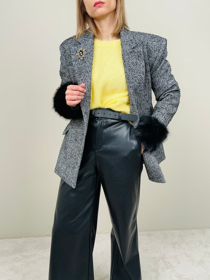 Cappottino spinato con dettagli in pelliccia