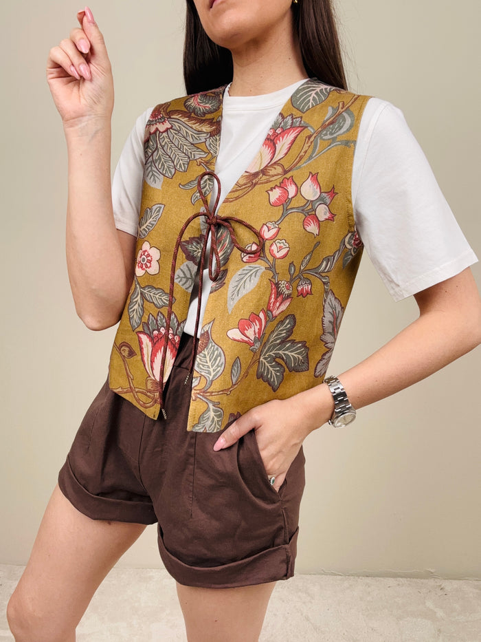 Gilet con laccetto