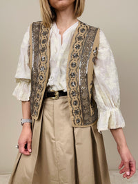 Gilet con ricami