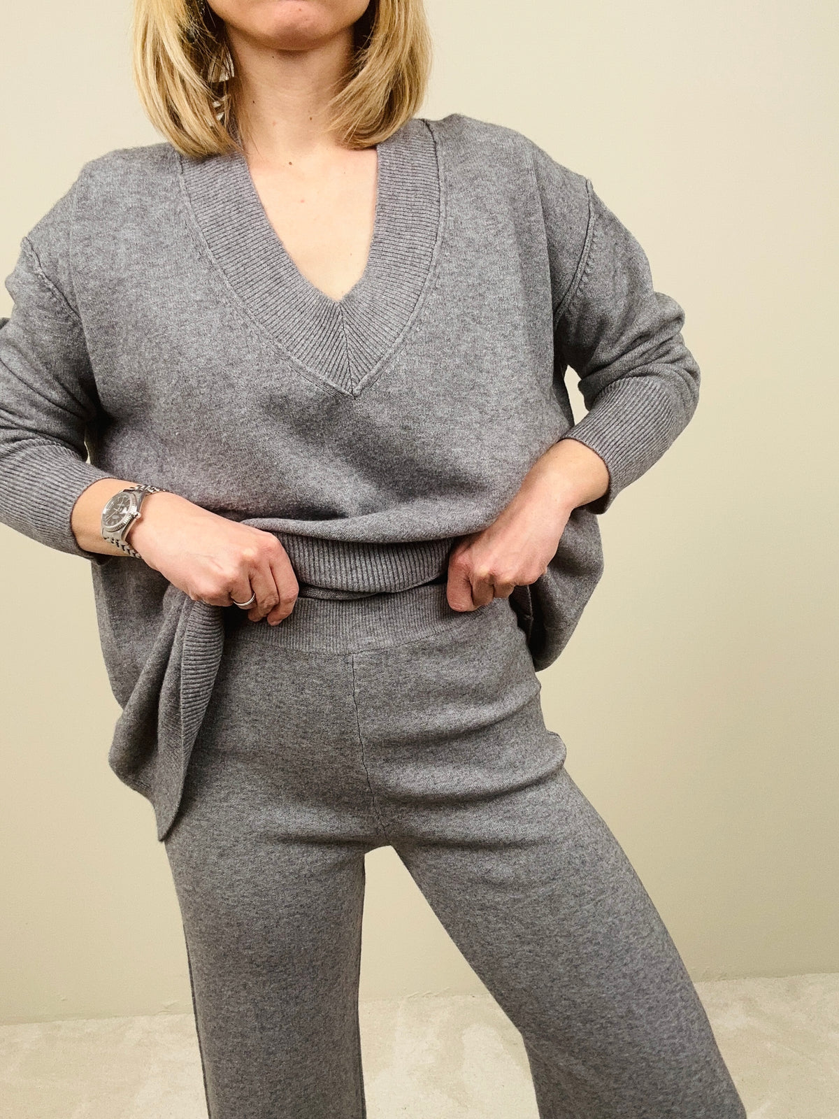 Tuta in maglia con scollo (più colori)