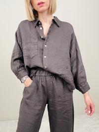 Camicia in lino marrone dettagli sfrangiati