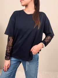 T-shirt con manica in pizzo (più colori)