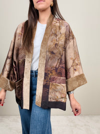 Kimono sui toni della terra