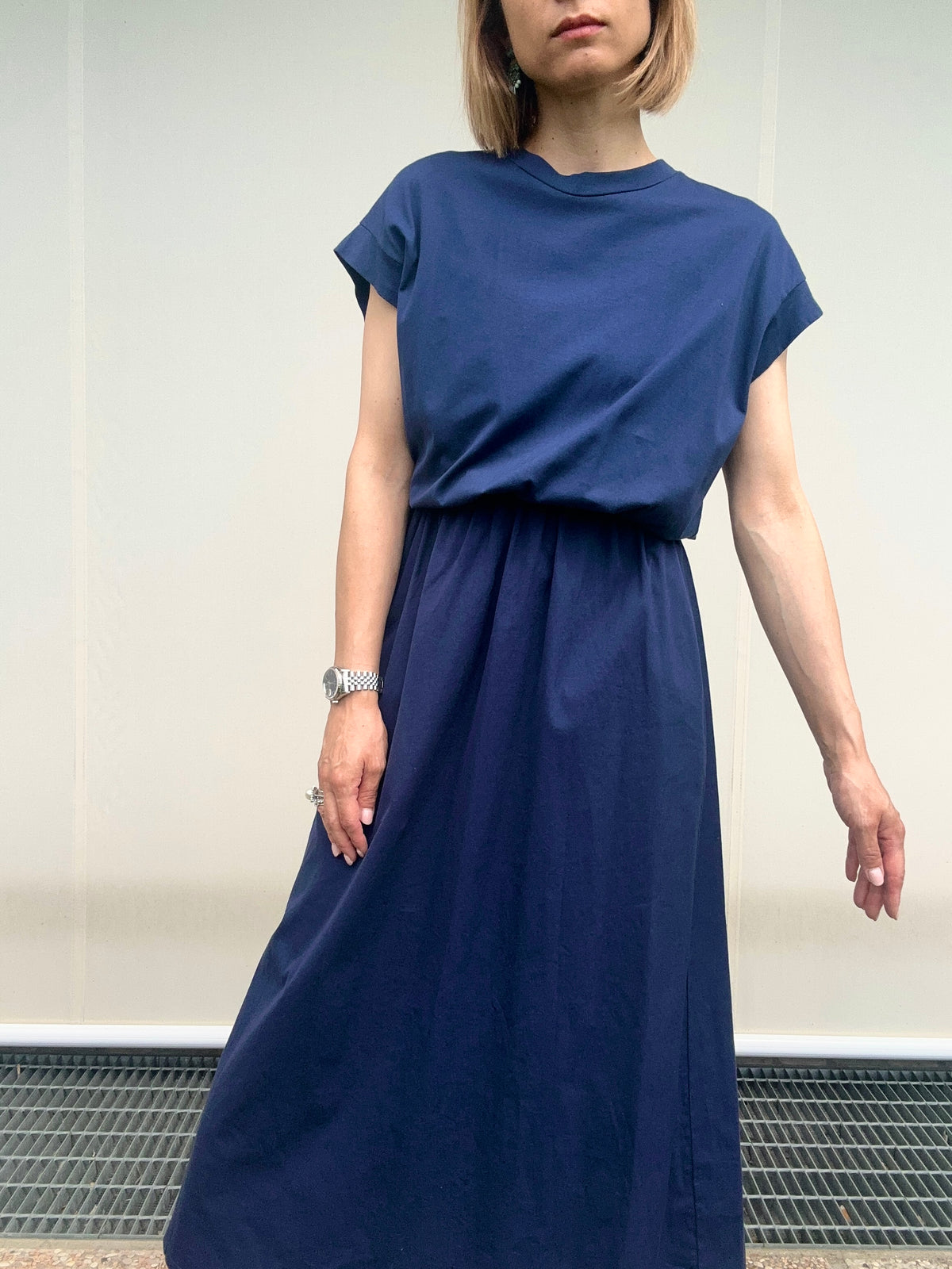 Abito blu con elastico in vita
