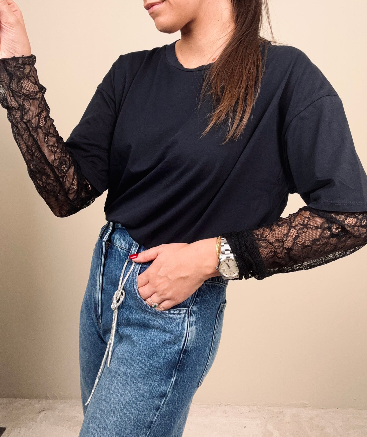 T-shirt con manica in pizzo (più colori)
