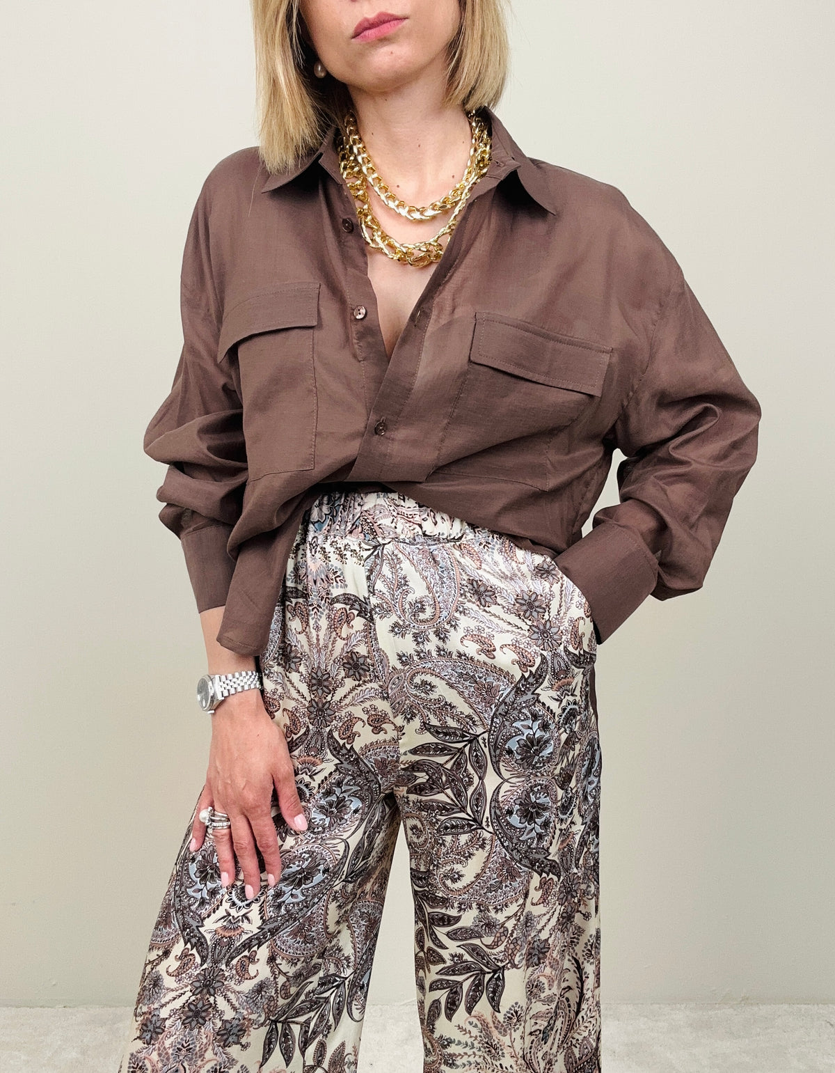 Camicia marrone con tasconi