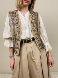 Gilet con ricami