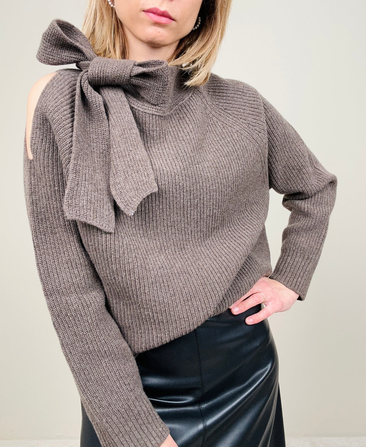 Maglione con fiocco 100%lana