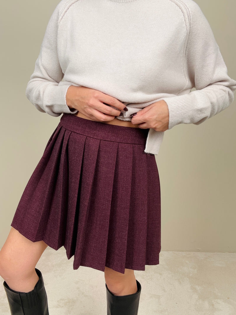 Gonnellina a pieghe vinaccia