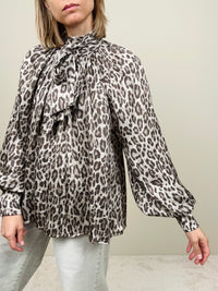 Camicia animalier con fiocco