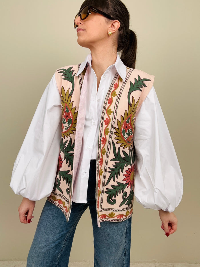 Gilet rosa ricamato