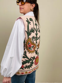 Gilet rosa ricamato