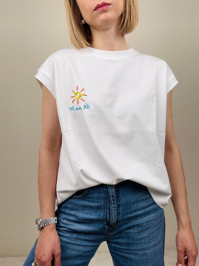 T-shirt con sole ricamato