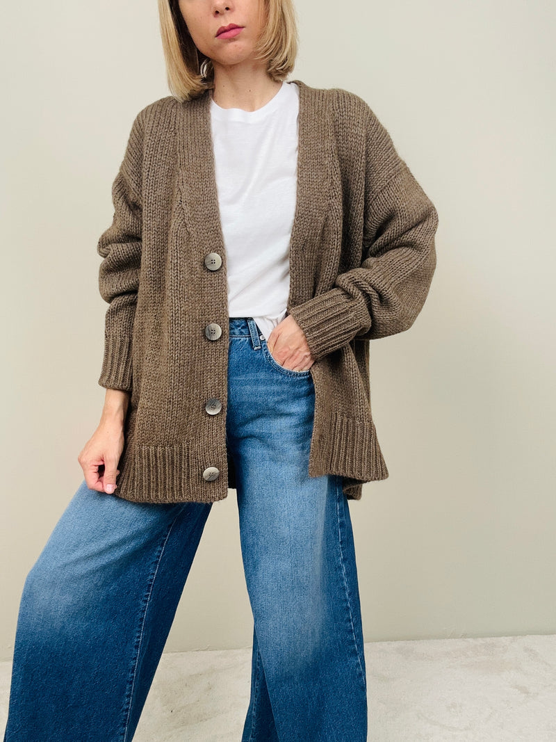 Cardigan over cacao