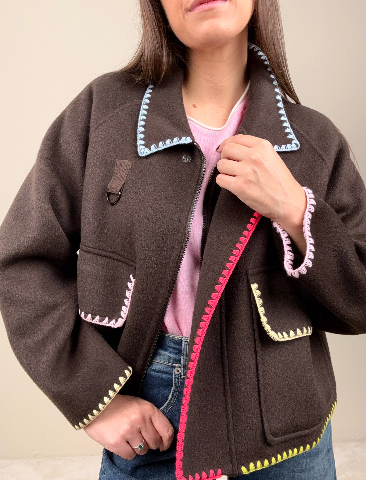 Cappotto corto con impunture