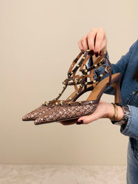 Chanel con borchiette