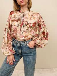 Camicia con fiocco crema