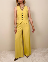 Completo pantaloni e gilet giallo