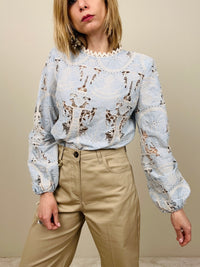 Camicia cielo ricamata
