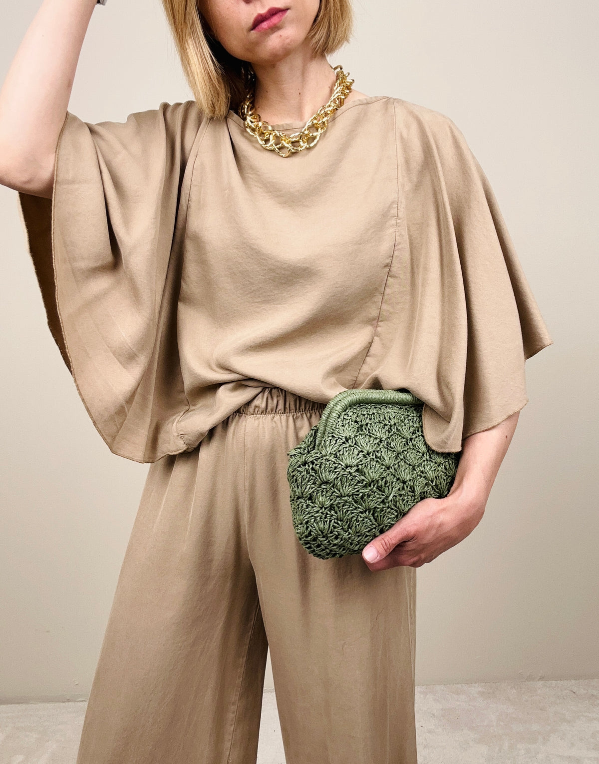 Blusa in viscosa sabbia