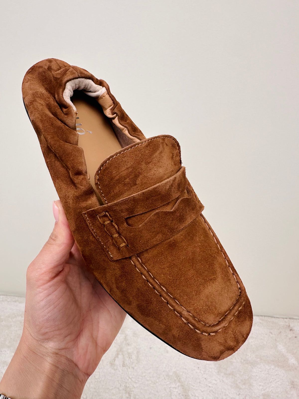 Mocassino con elastico dietro