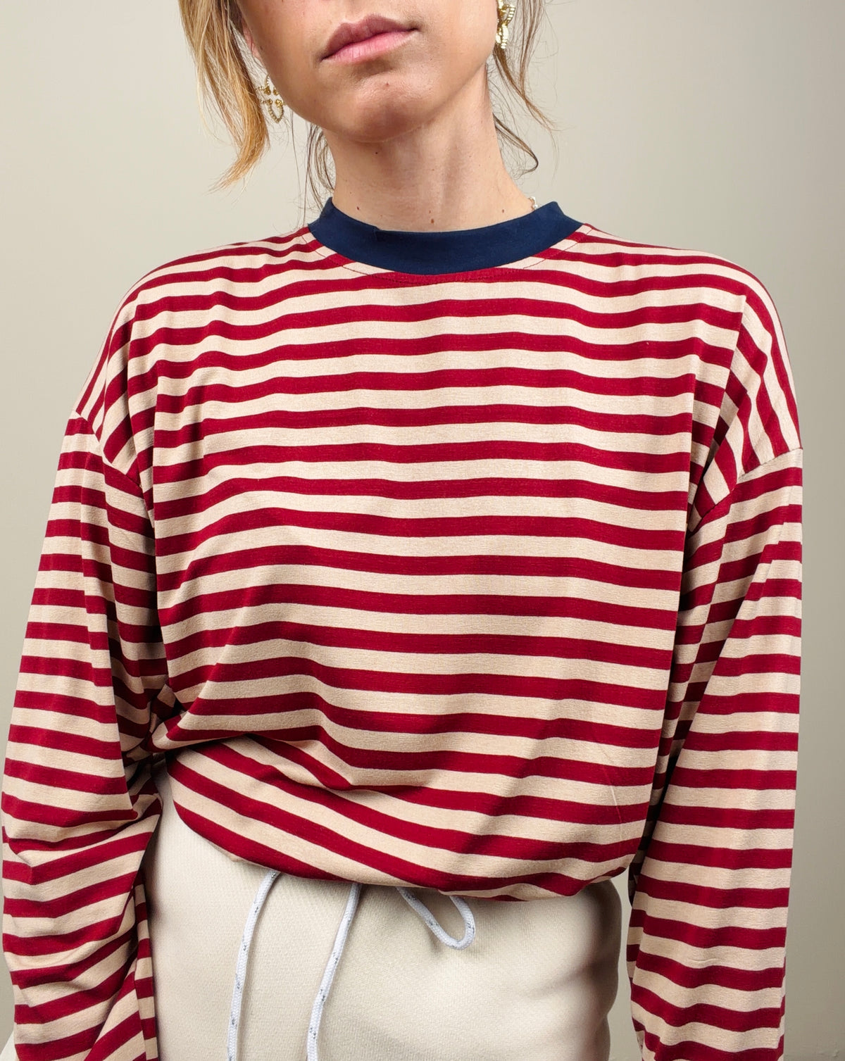 T-shirt over a righe