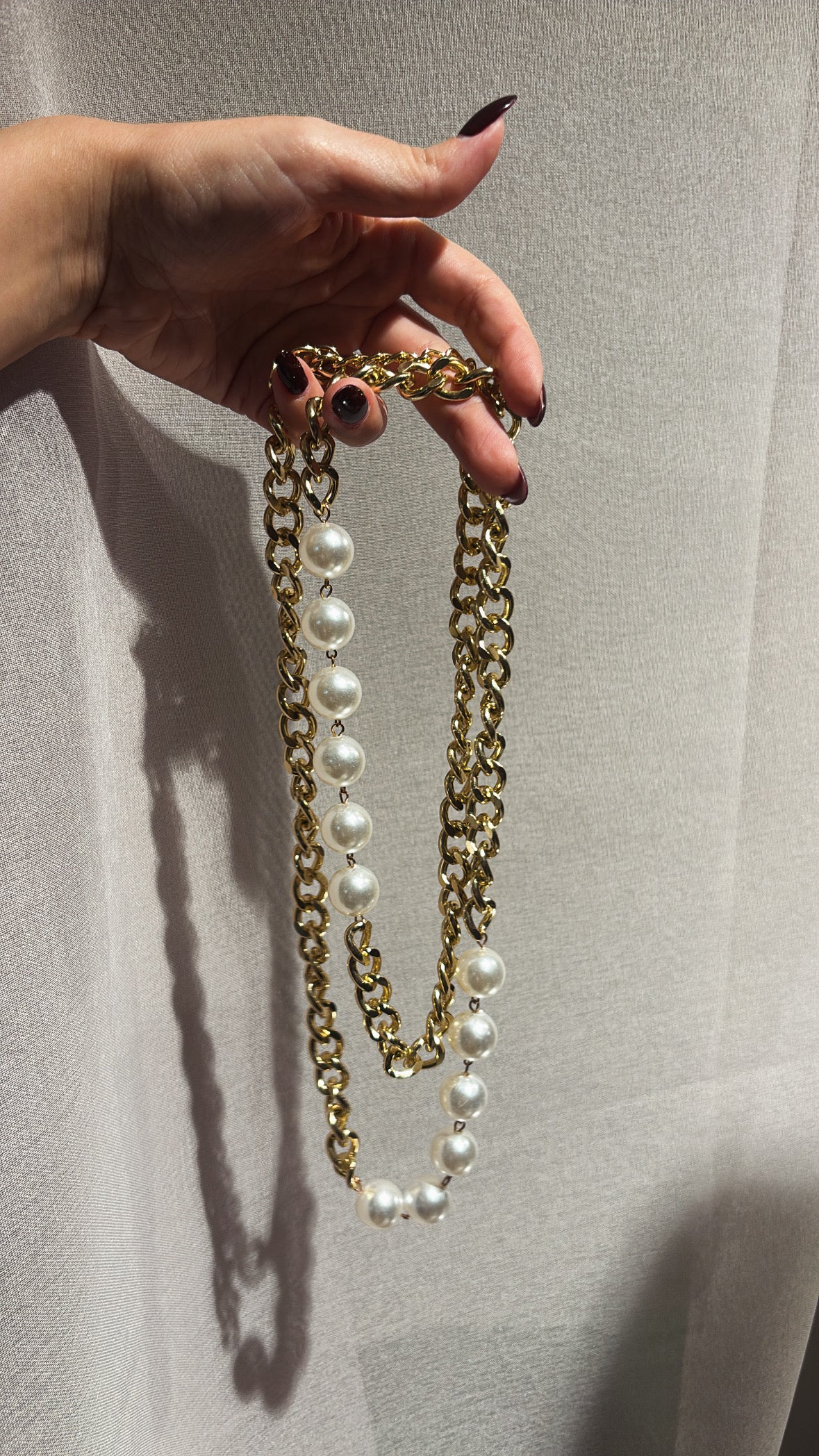 Collana lunga con perle