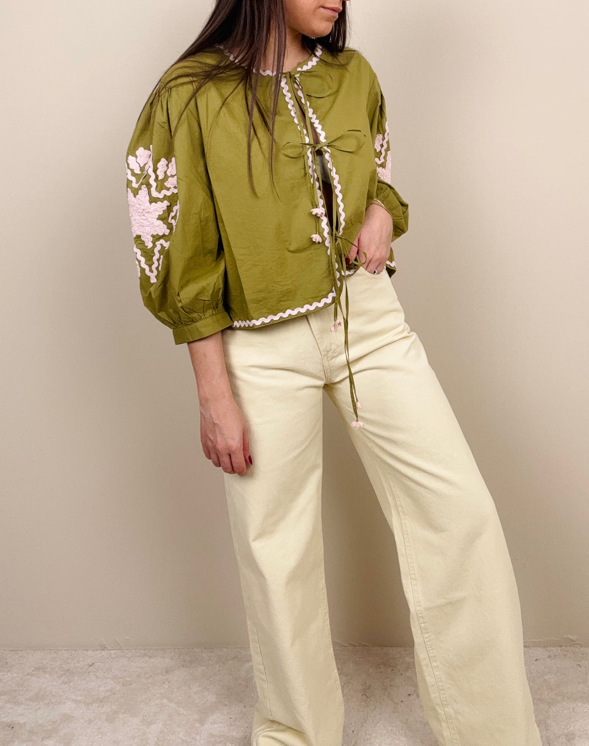 Jeans burro con chiusura svasata