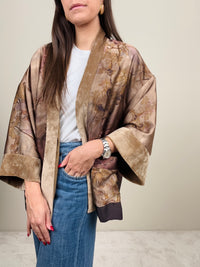 Kimono sui toni della terra
