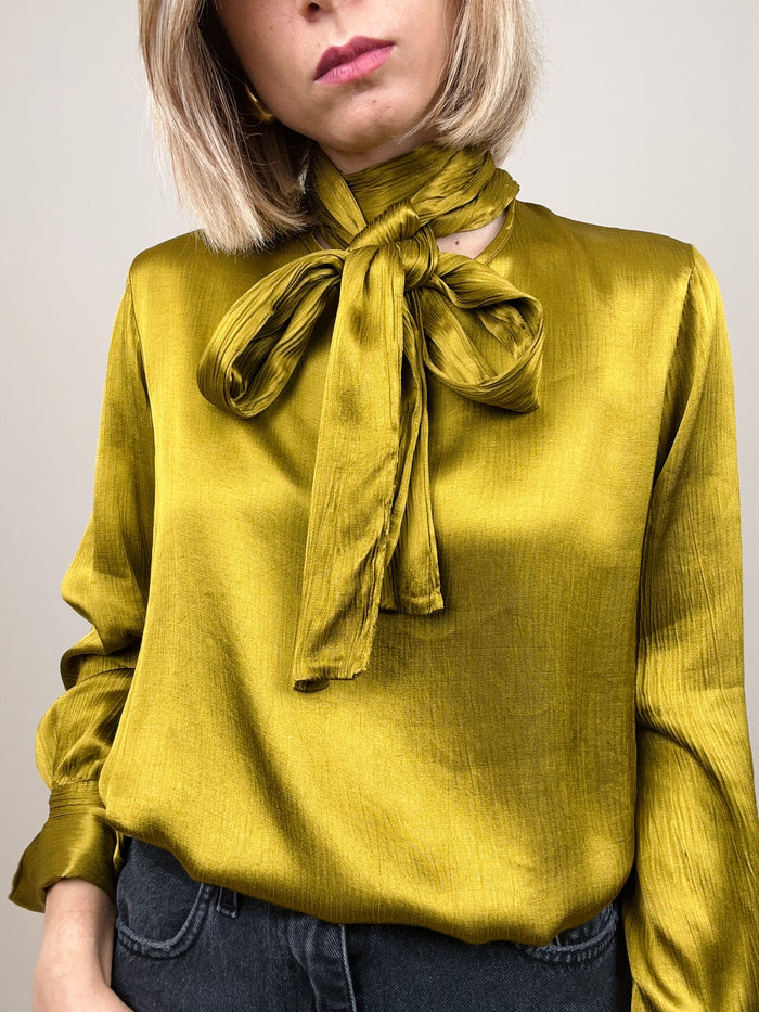 Camicia olio con fiocco