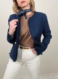 Chanel blu con bottoni gioiello