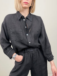 Camicia in lino nera dettagli sfrangiati