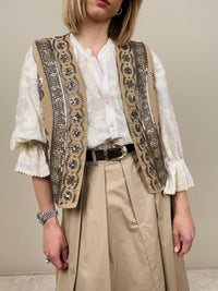 Gilet con ricami