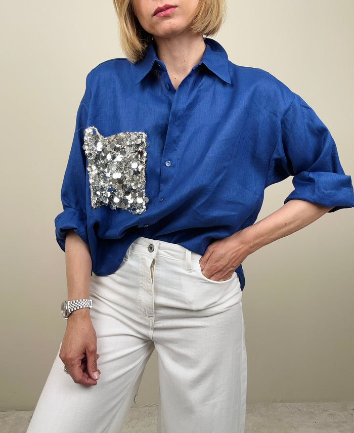 Camicia in lino bluette con taschina pailettata